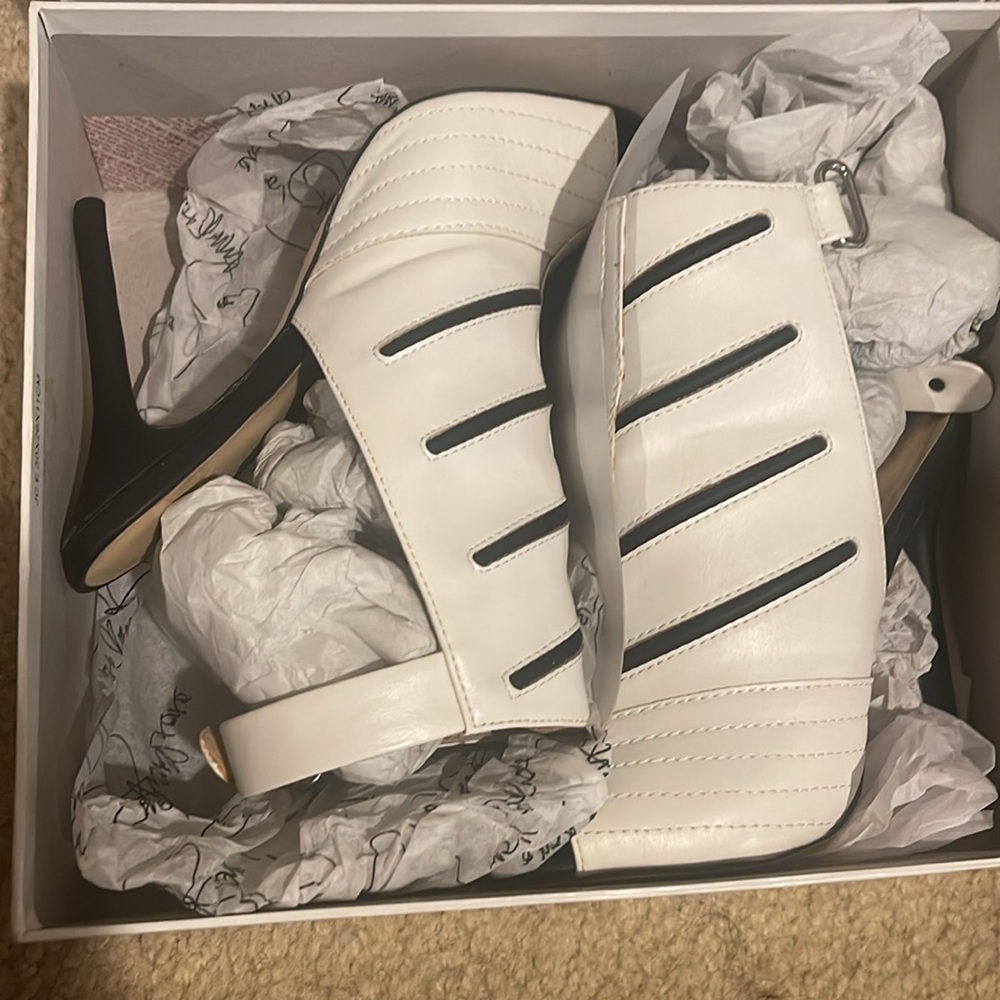 GX by Gwen Stefani Emiko sz 9.5 worn once